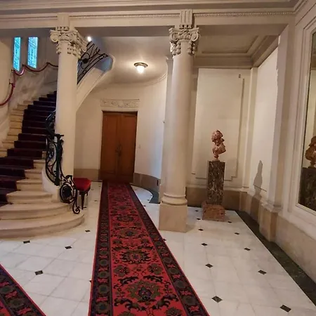 Luxe Apartment